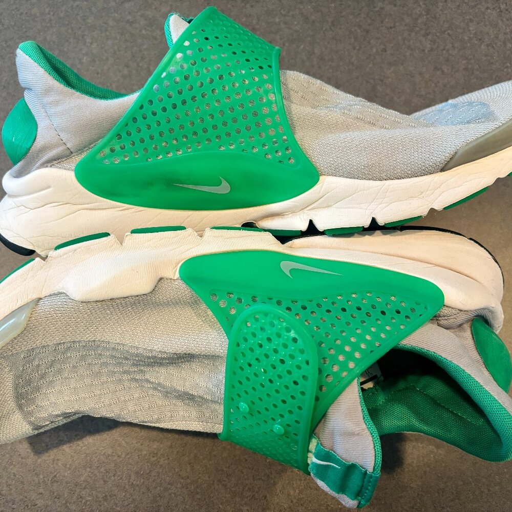 ~~Nike Sock Dart KJCRD Mens Size 11 Shoes Comfort Laceless Sneakers Wolf Gray***